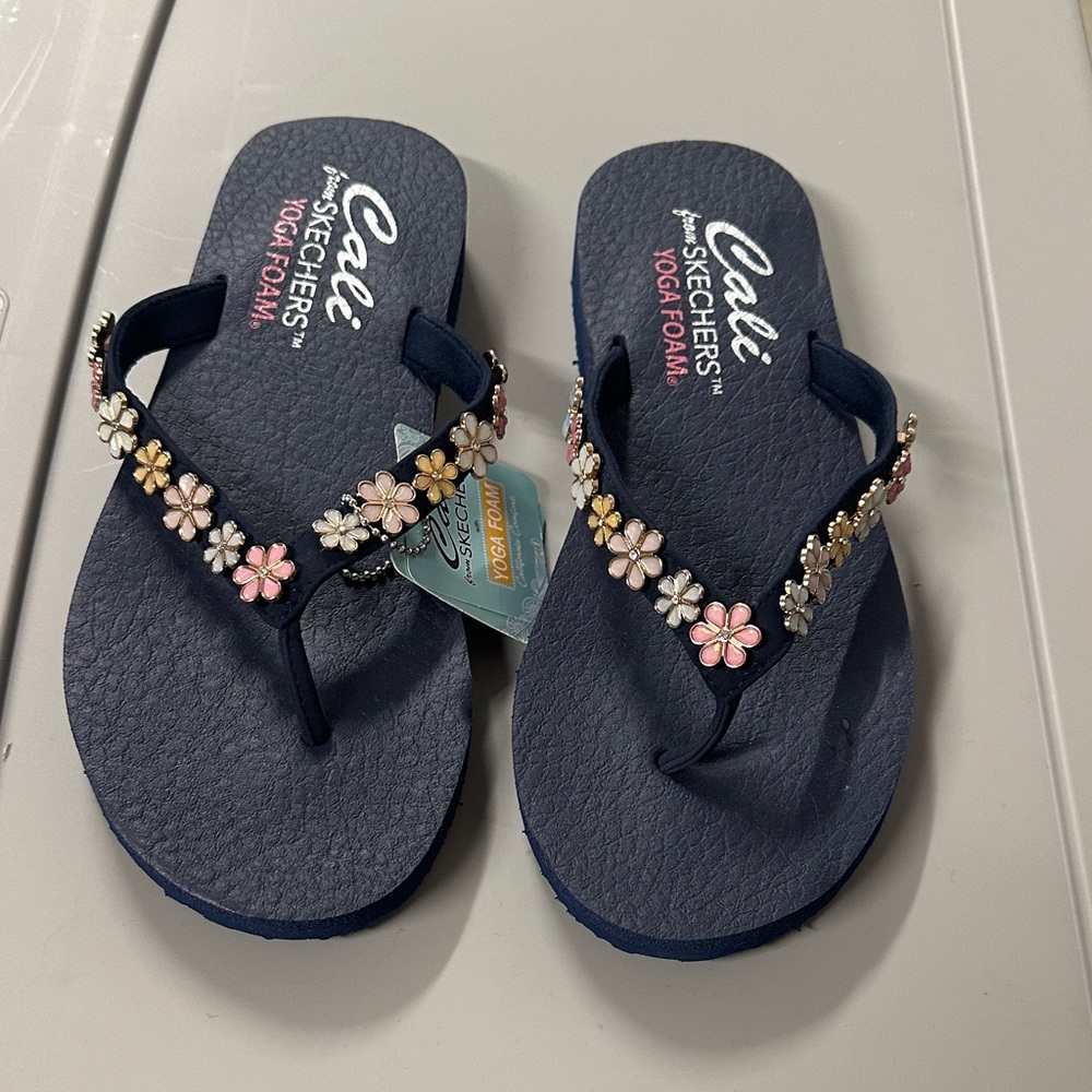 Skechers Navy Flip Flops with Pink, White and Gold Floral Accents NEW